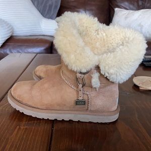 UGG chestnut boots size 4.5
